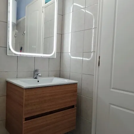 ολόκληρο Fully Equipped Dora Comfortable Holidays Apartment