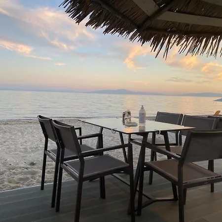 Spacious Fully Equipped Dora Holidays By The Sea At Флогита