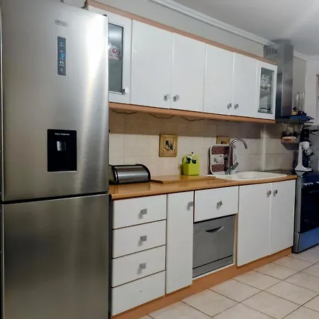 Spacious Fully Equipped Dora Holidays By The Sea At *