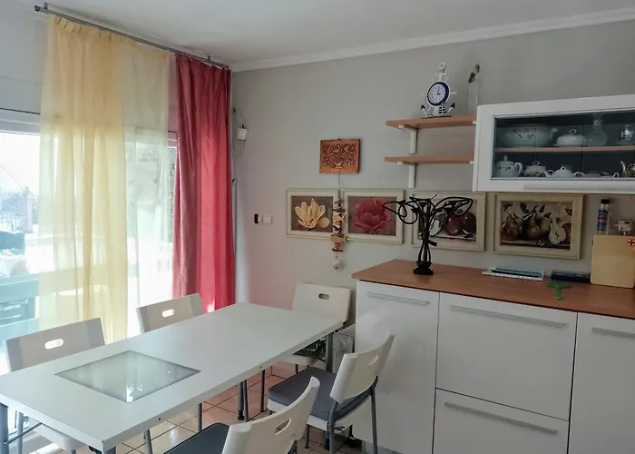 Spacious Fully Equipped Dora Holidays By The Sea At * Flogita
