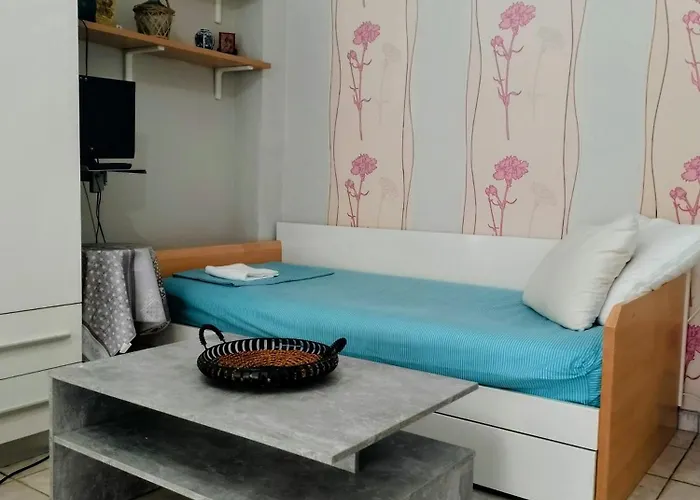 Spacious Fully Equipped Dora Holidays By The Sea At Flogita